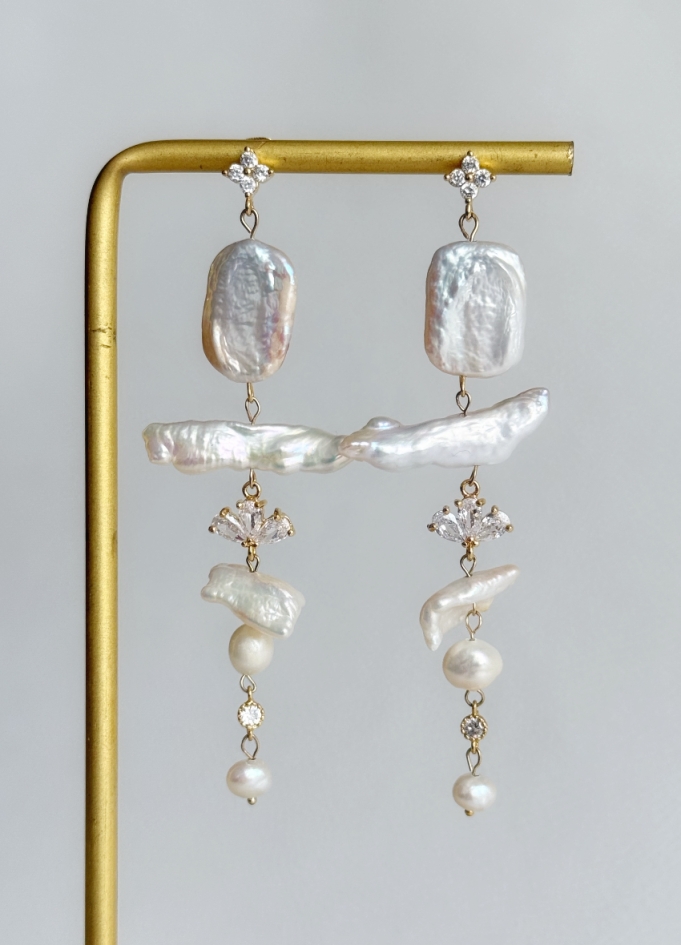 Boucles d'oreilles pendantes "Aïda" avec perles d'eau douce